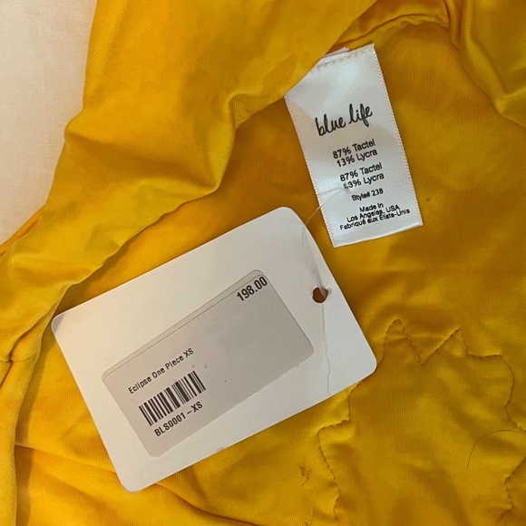 NWT 🌻 Blue Life Women’s Sz XS Eclipse One Piece Swim Body Suit Sunflower Yellow - Picture 8 of 9